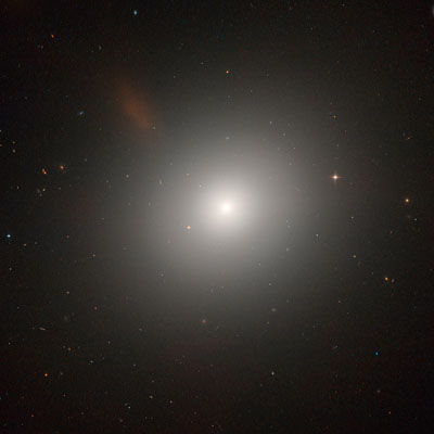 Hubble mage of elliptical galaxy M105