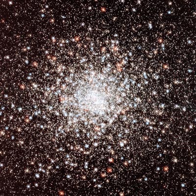 Hubble image of globular star cluster NGC 6541