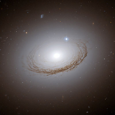 Hubble image of lenticular galaxy NGC 7049