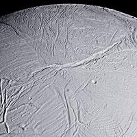 Cassini close-up of Enceladus showing ice fractures 