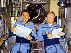 Image if Soyuz T-5 crew