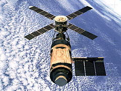 Image of Skylab space station in orbit above Earth