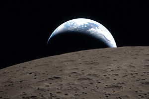 Image of the Blue Ghost spacecraft on the Moon